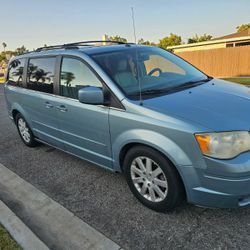 2008 Chrysler Town & Country
