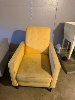 Yellow Mid-Century Recliner Chair- NEED GONE TODAY