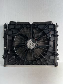 (6263) 18-24 Buick Enclave 18-23 Chevrolet Traverse Radiator Fan 2018 2019 2020 2021 2022 2023 2023