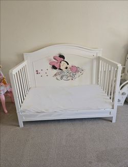 White crib
