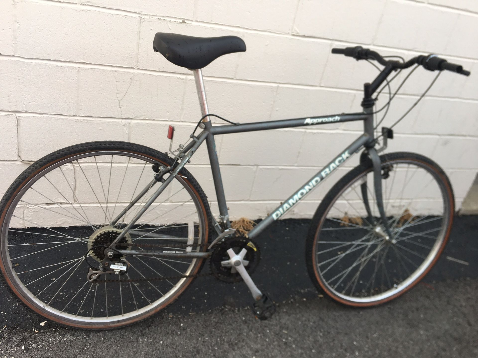 diamondback approach hybrid bike