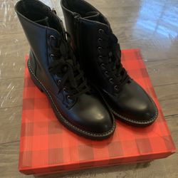 Women’s Size 7 Black Combat Boots