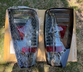 02-06 Chevy Avalanche Smoke LED Tail Lights