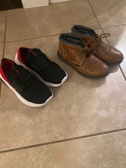 Boys shoes size 2