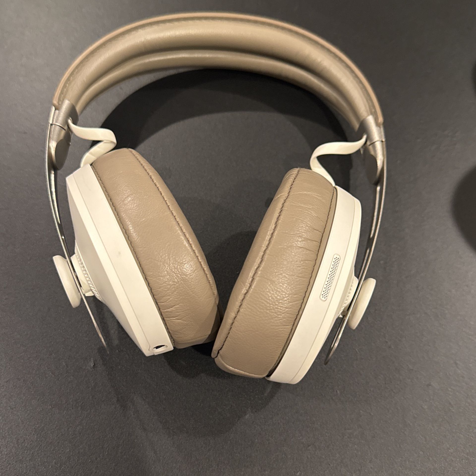 Sennheiser Momentum Noise cancelling Headphone Bluetooth with microphone 