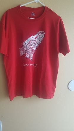 Just Pray T Shirt size Large