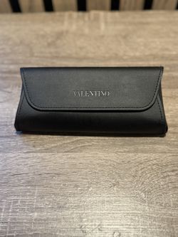 VALENTINO GARAVANI SUNGLASSES – BLACK ROCKSTUD EDITION