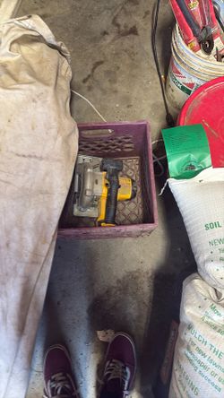 20v dewalt skill saw 