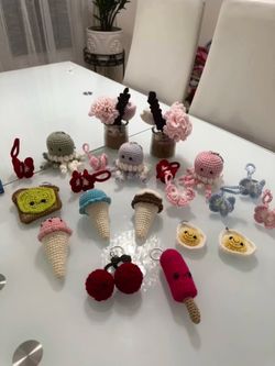 Handmade keychains/llaveros hechos a mano