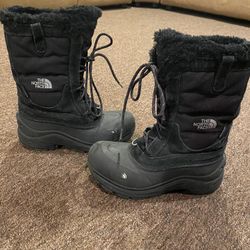 EUC Girls Northface Winter Rain insulated waterproof boots size 3 black faux fur