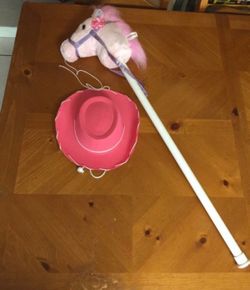 Aurora stick horse w/sound and cowgirl hat-  pink