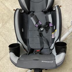 Kids car seat Resolve 360 Slim model used in nice shape