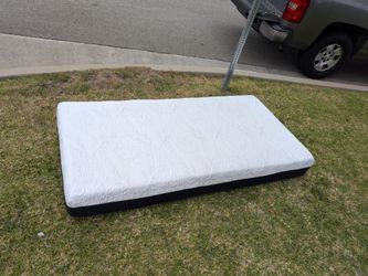 Twin mattress