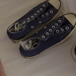 Navy Blue Converse Size 7 Women’s