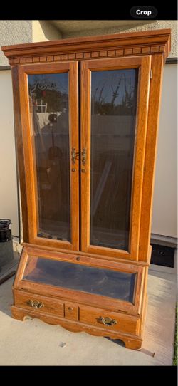 Vintage Oak 10 Gun Cabinet