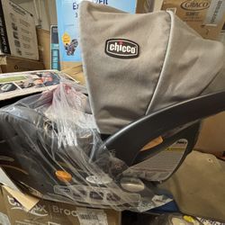 NEW! Chicco keyfit 30 Infant car seat 