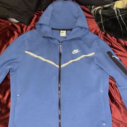 Blue Nike Tech Fleece 