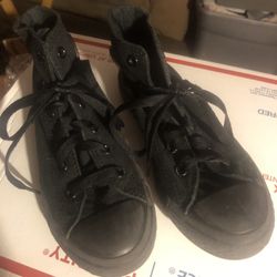 CONVERSE ALL STAR  Hightops Size 1.5Y