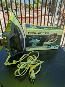 Rowenta Steamcare DW3182 1600W Smart Temperature Steam Iron