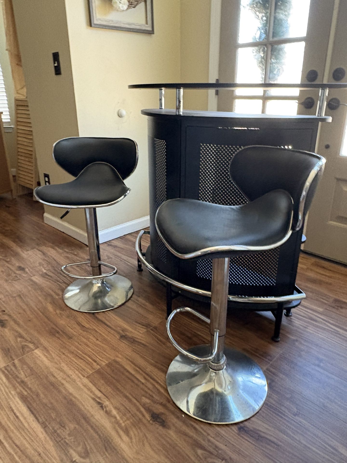 bar with two stools 