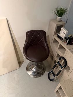Adjustable barstool