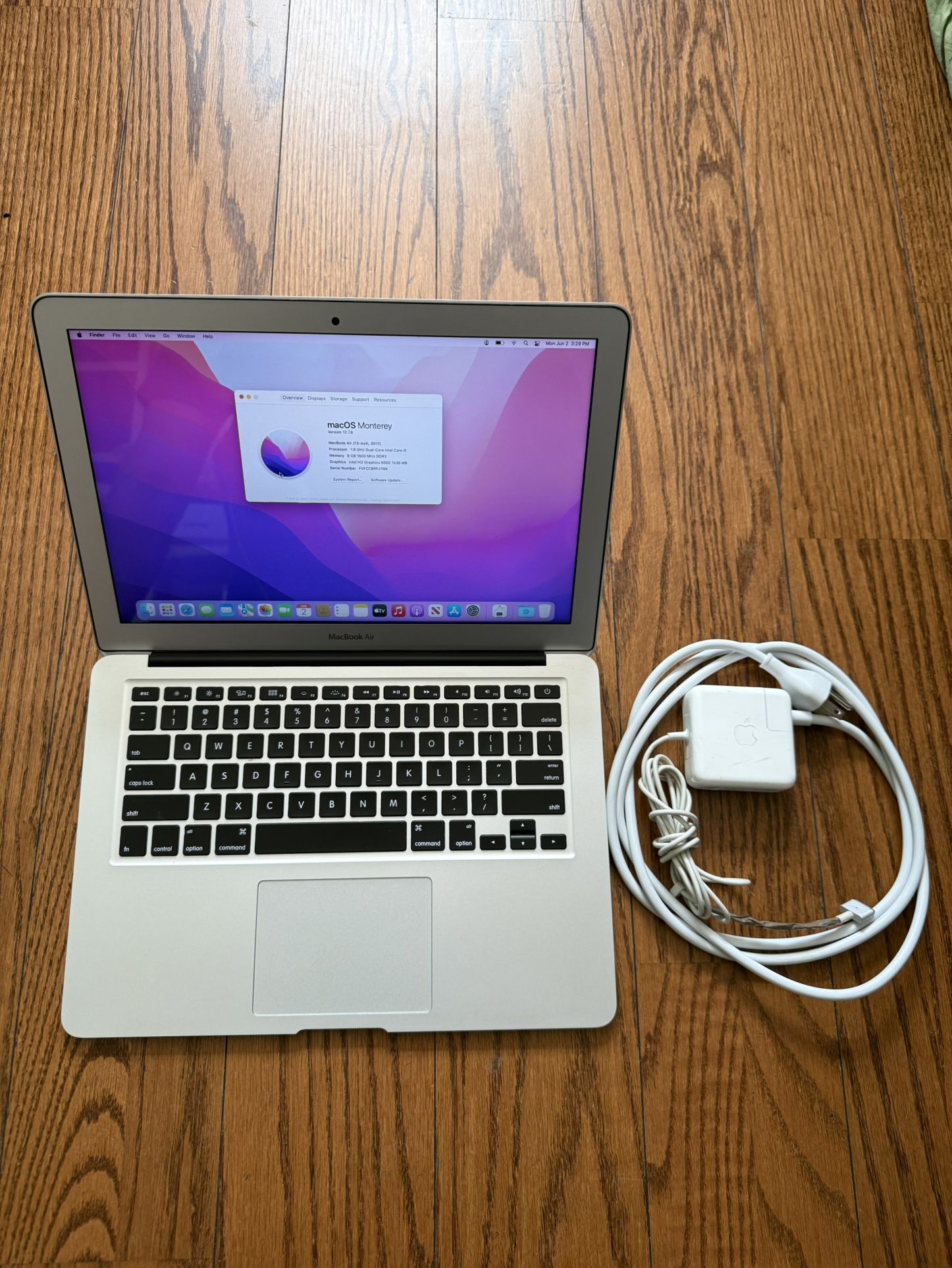 MacBook Air 13” 2017/8GB RAM/128GB SSD/Fully Functional