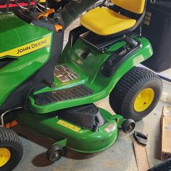 John Deere Riding Mower