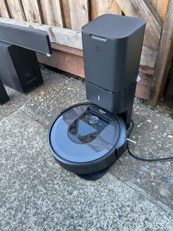iRobot Roomba i7 Self Cleaning Vacuum