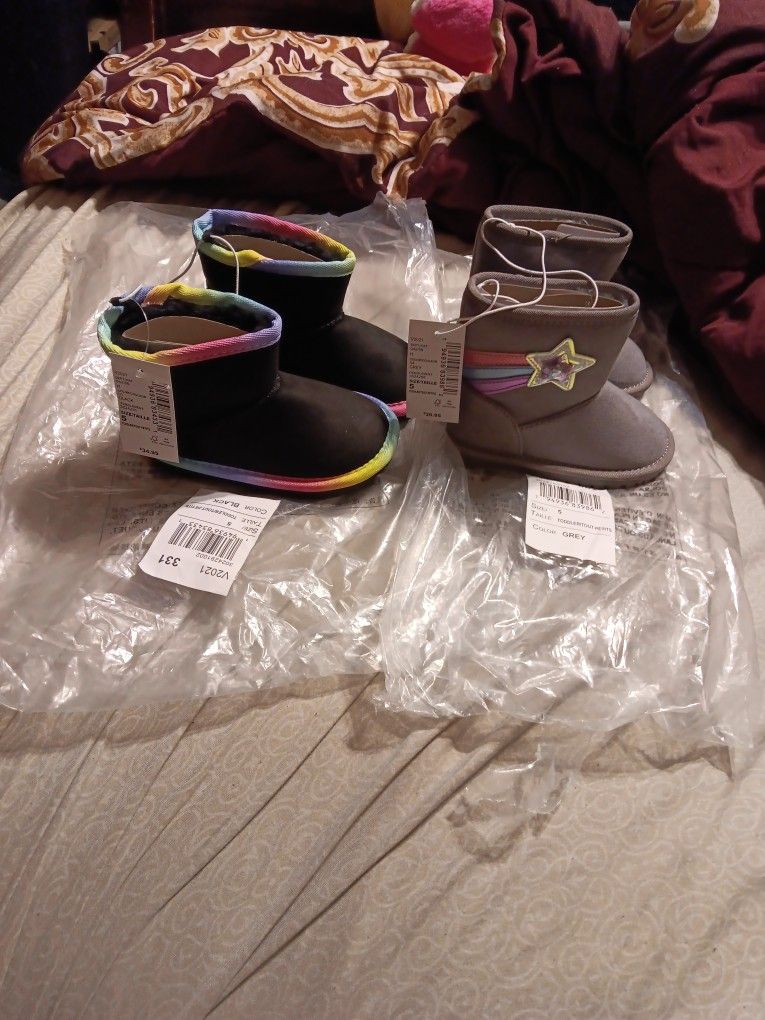 SUPER CUTE, NEW, SIZE 5 CHILDREN'S PLACE BOOTS