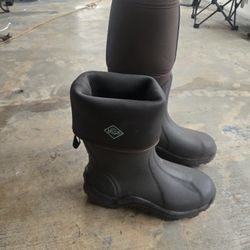 Muck Boots Size 9