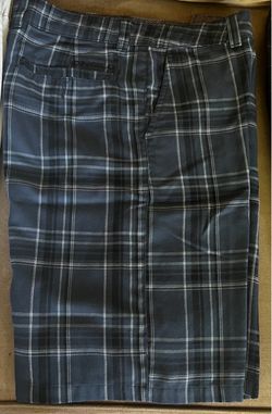 Men’s shorts ( W 32)