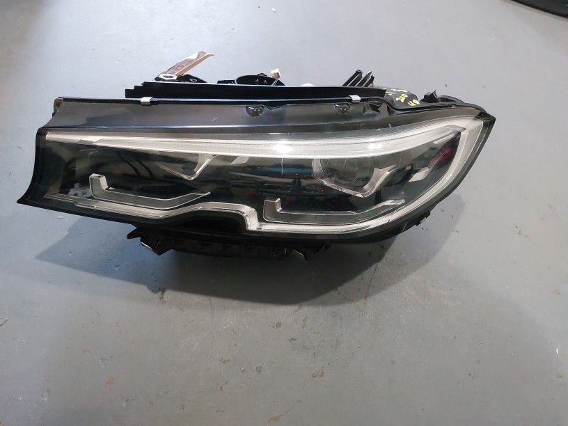 2021 BMW 330 4DRS LEFT HEADLIGHT