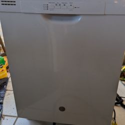 Ge Dishwasher White Model GDF510PGM0WW