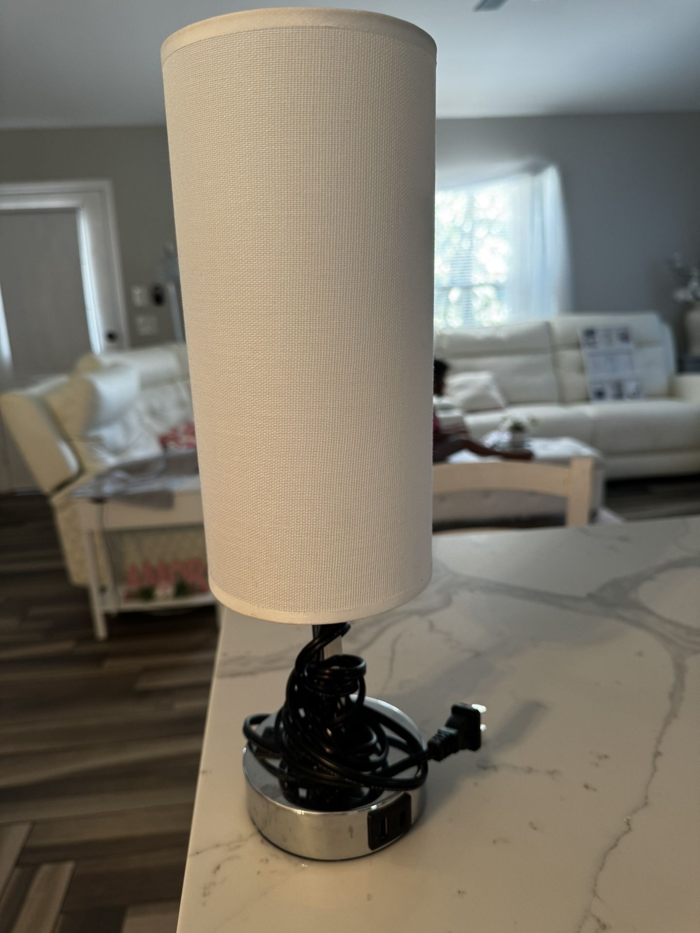 2 Lamp With Fhone Charger