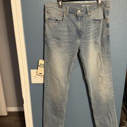 502 Levi Jeans 
