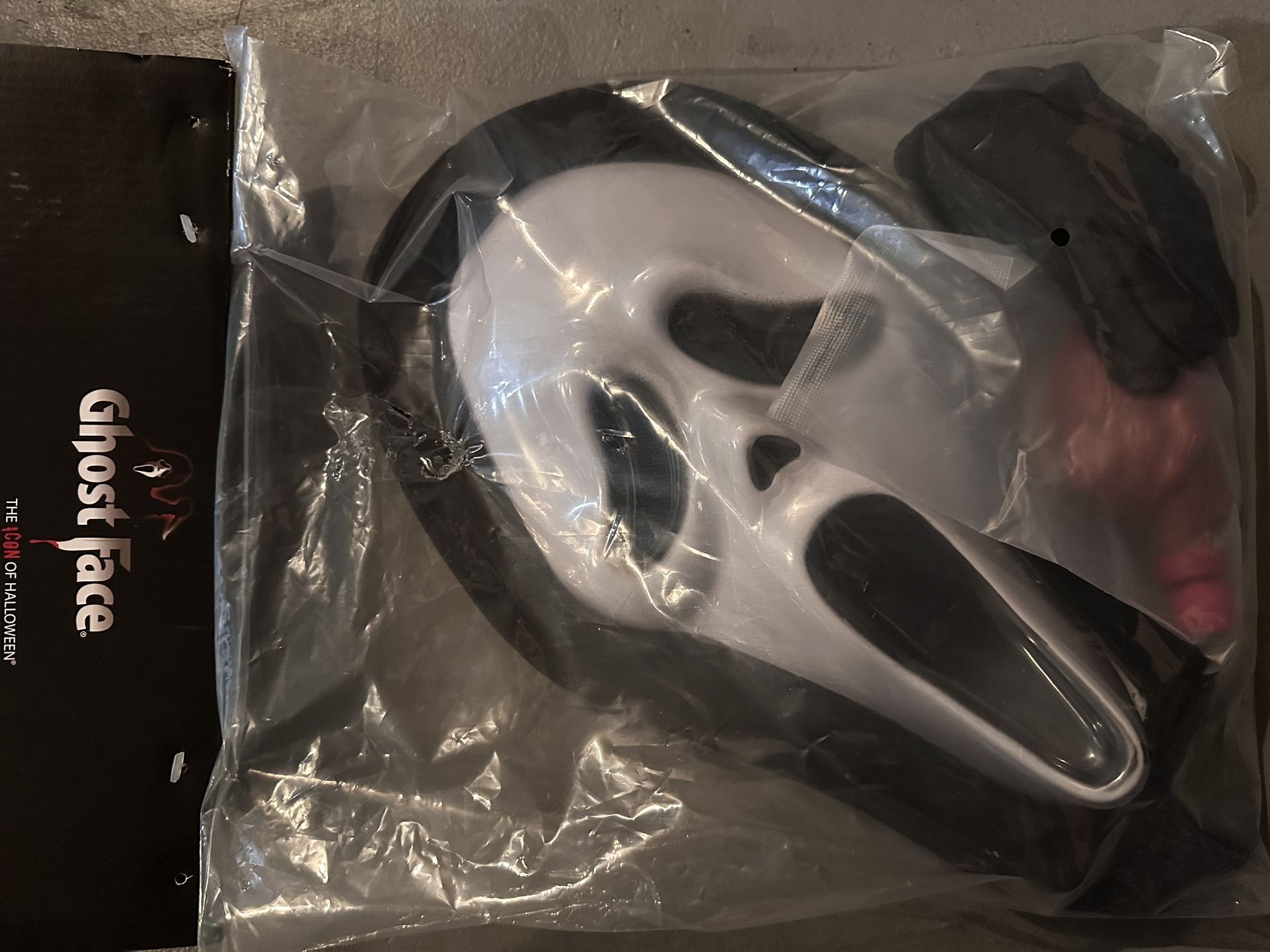 Bleeding Ghost Face Mask. 