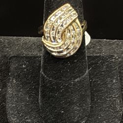 10K Gold Diamond Cluster ring size 5-1/4  6.49grm no trades pick up in Tacoma 