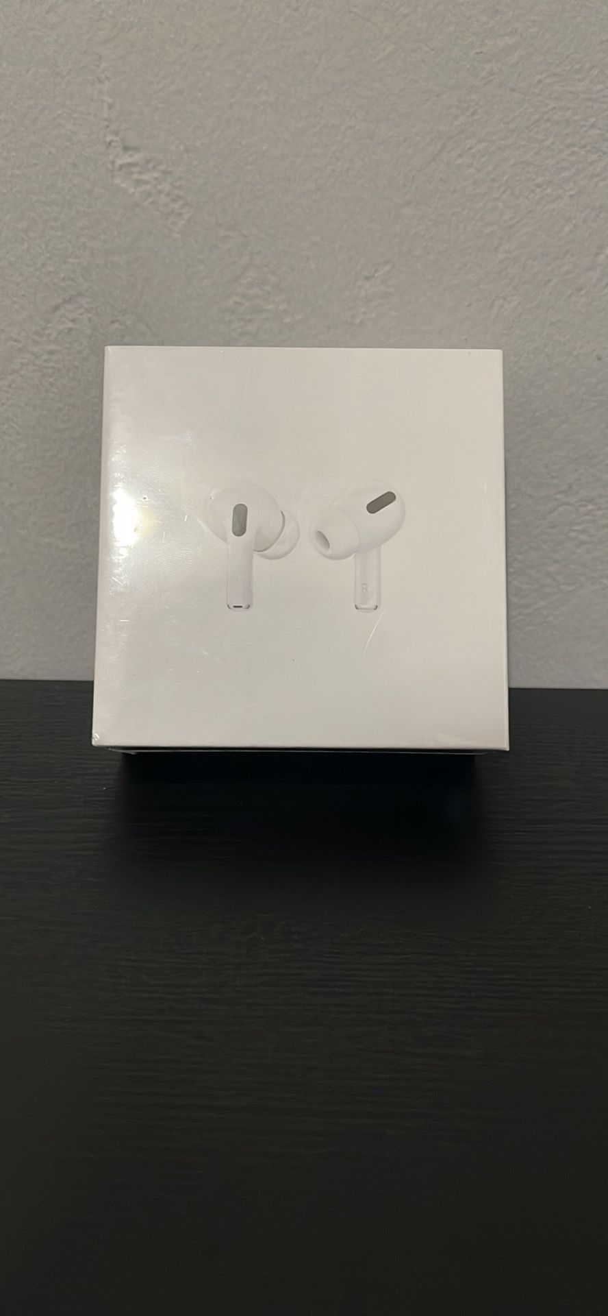 Airpods Pro 1st gen *NEGOTIABLE*