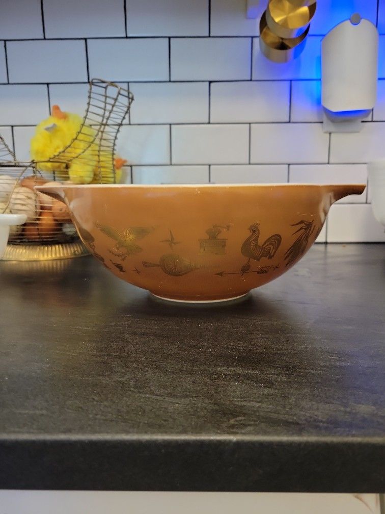 Pyrex Bowl Large