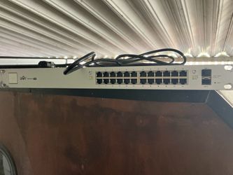 UBIQUITI UNIFI US-24 Gigabit Ethernet Switch W/Power Supply