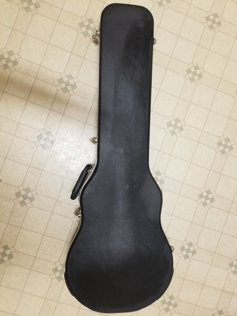 Guitar or bass case hardshell excelent conditions