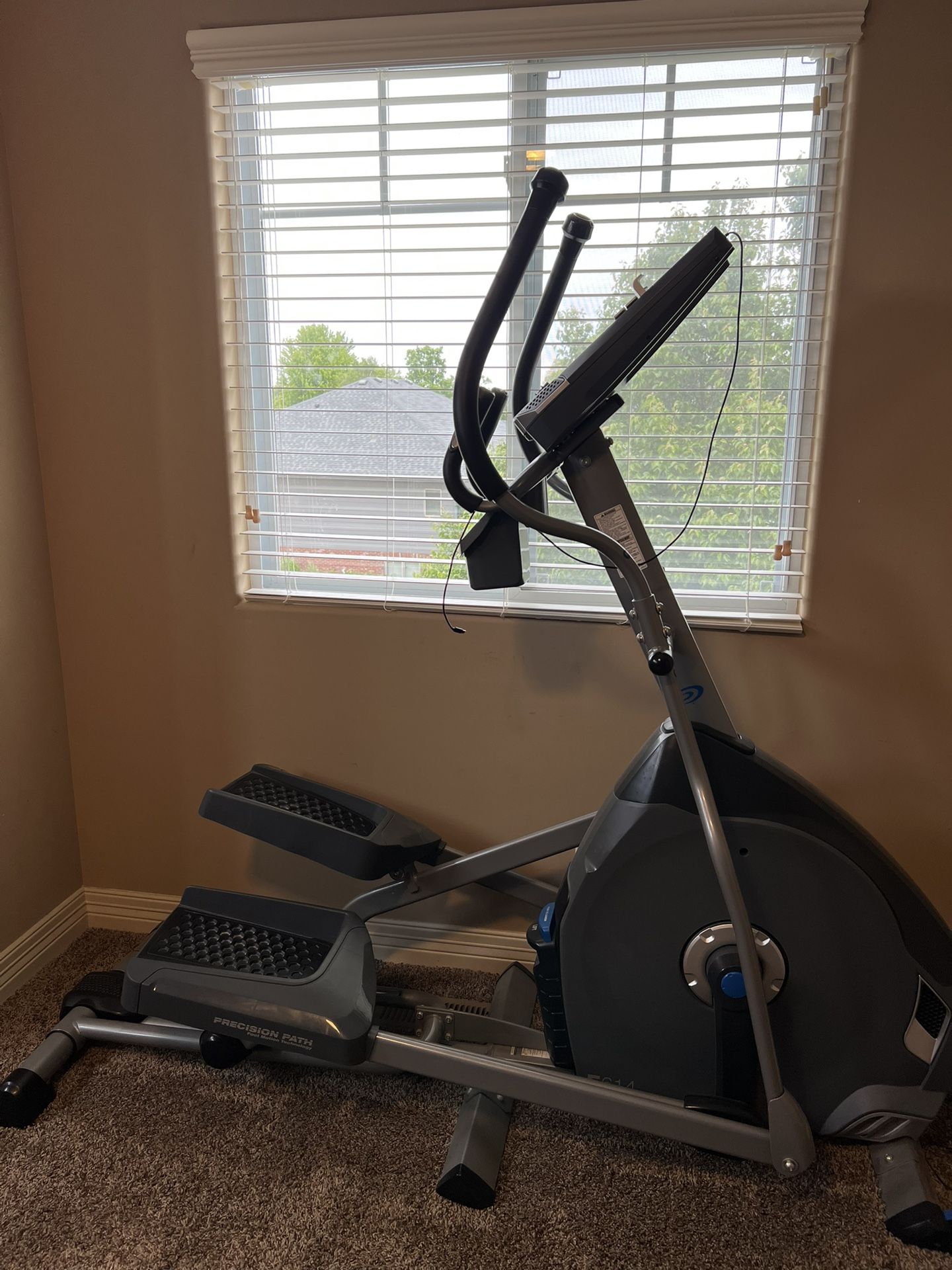 Moving Sale -Nautilus Elliptical E614 For Sale - Moving Sale