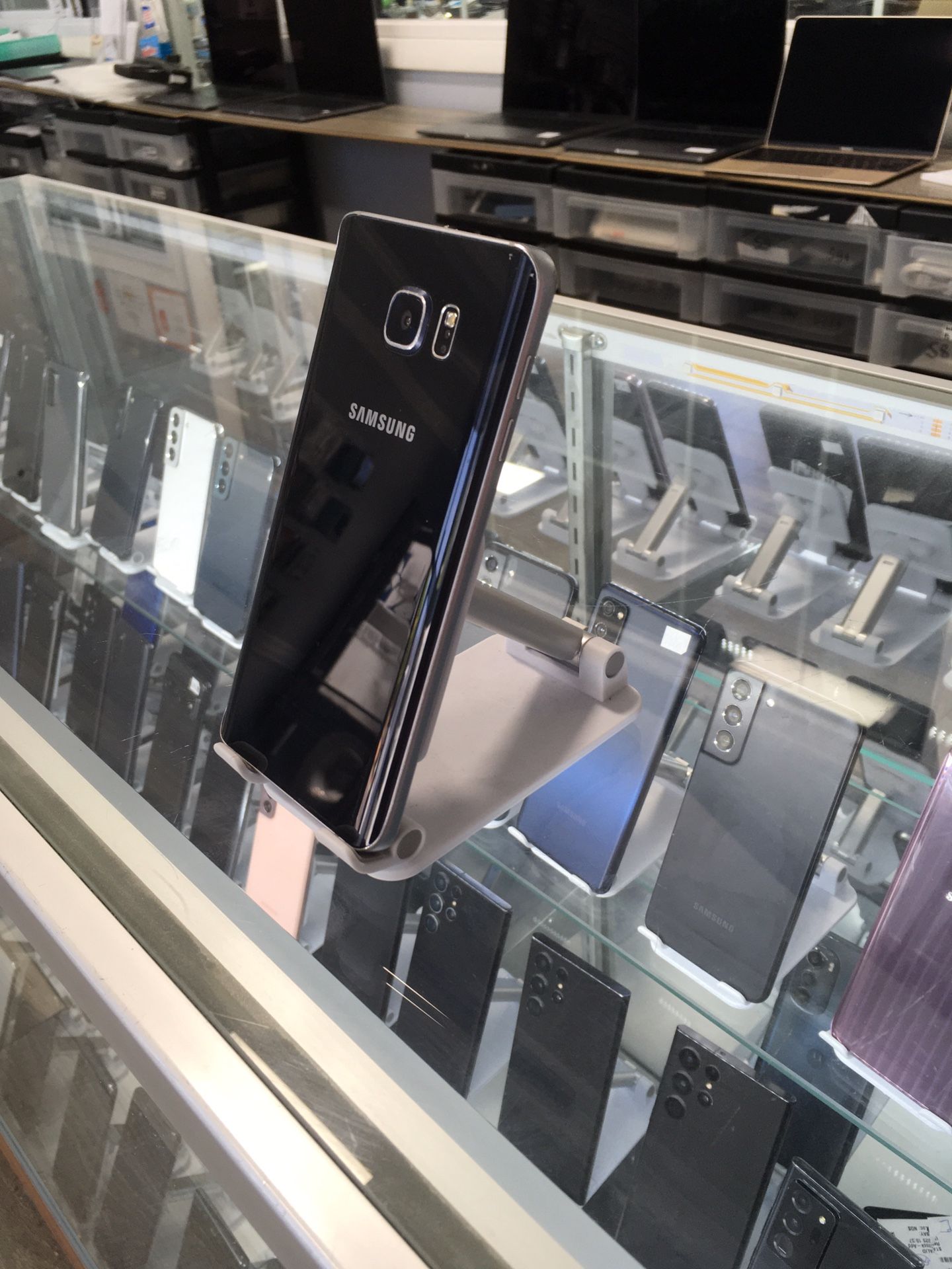 Unlocked Samsung Note 5 With Warranty/ Desbloqueado Con Garantía