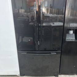 Black French Door Refrigerator With Ice Maker 
