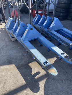 Pallet Jacks 