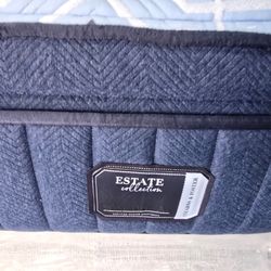 King sizes mattress and box spring