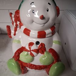 Adorable Snowman Christmas Cookie Jar