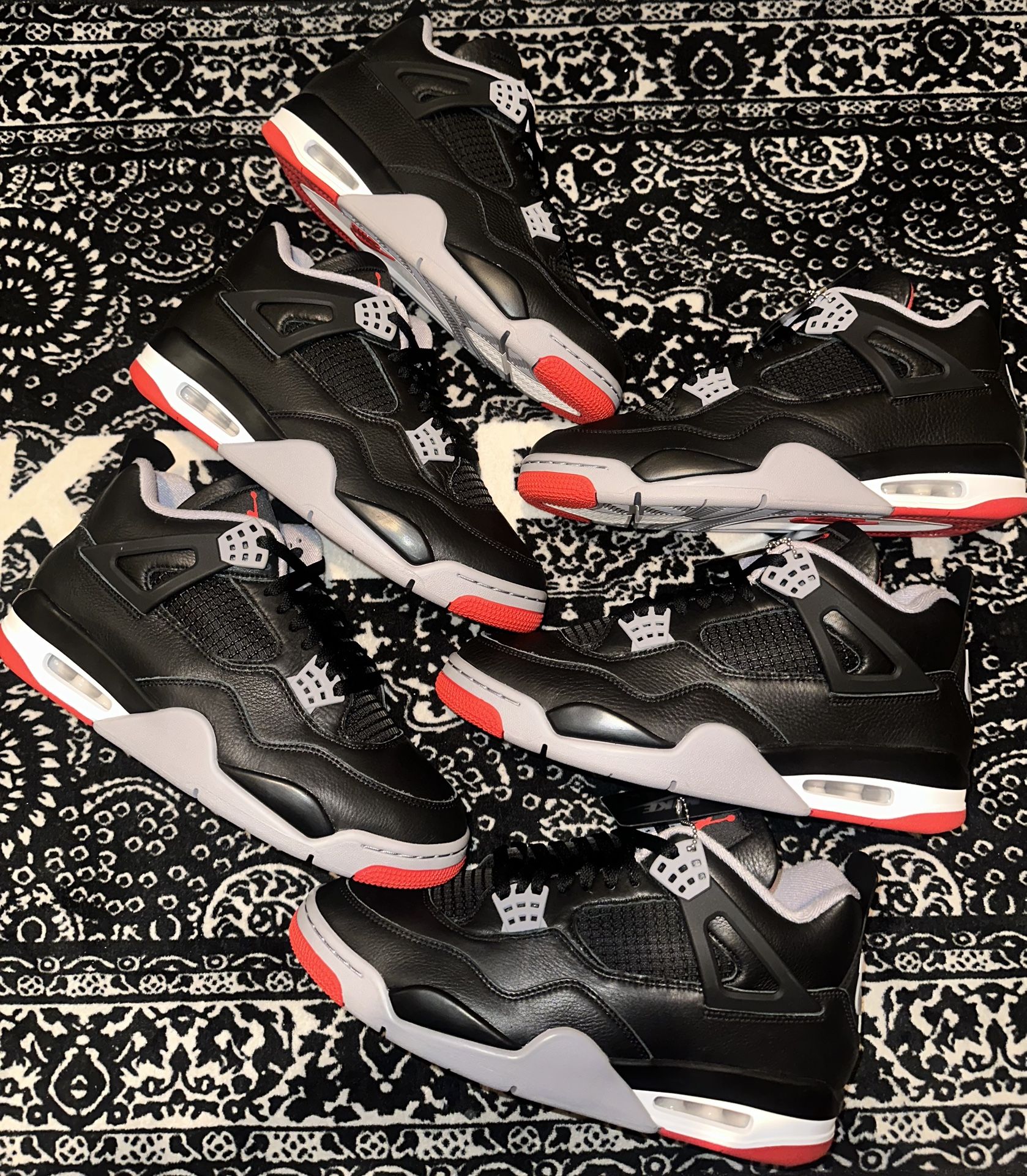 Air Jordan 4 Bred
