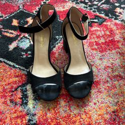 Black Dream Pairs heels. Size: 8.5