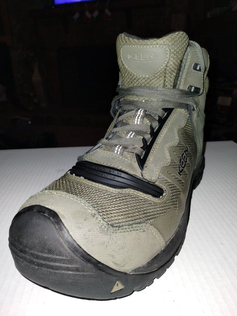 (Size e-12D) Men's, KEEN Utility Reno Mid WP Men's Composite Toe Work Boots 1027118 - Limited Sizing, waterproof, Great condition.
